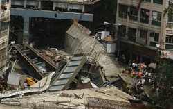 Live Kolkata Flyover collapse: Photos