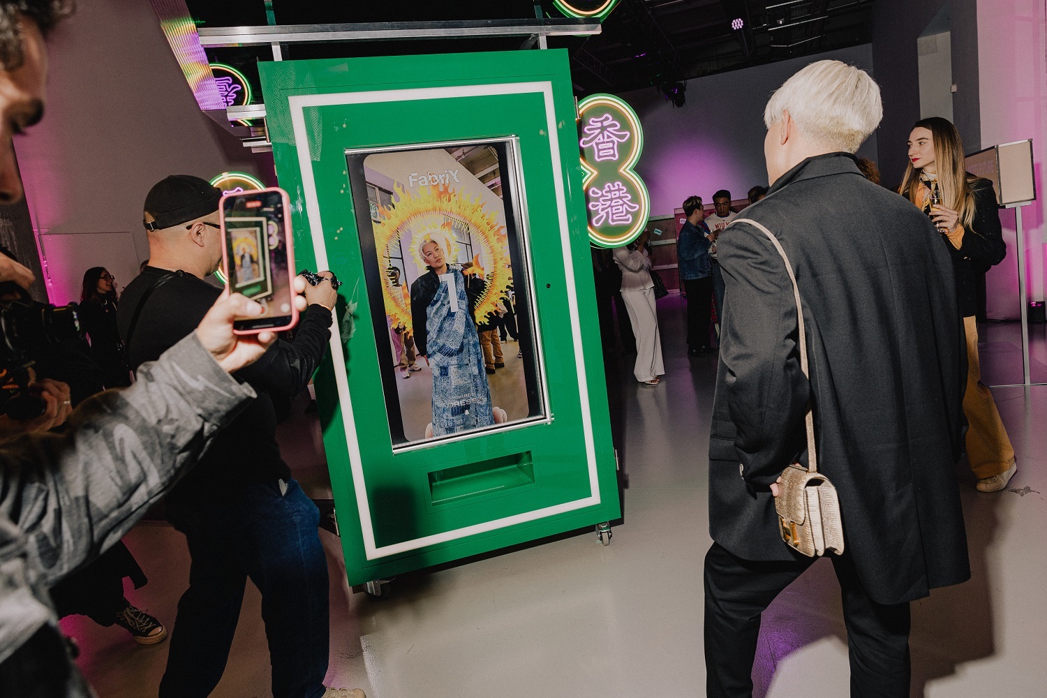 3_PMQ_Fabrix_Paris_ARKiosk_BryanBoy.jpg