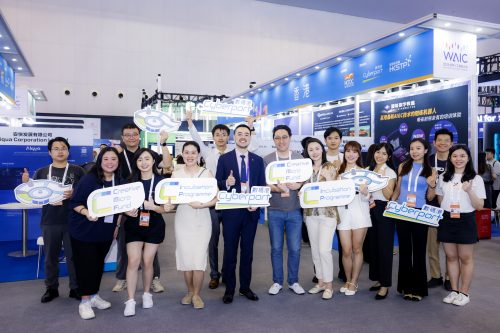Cyberport-leads-8-startups-to-pa