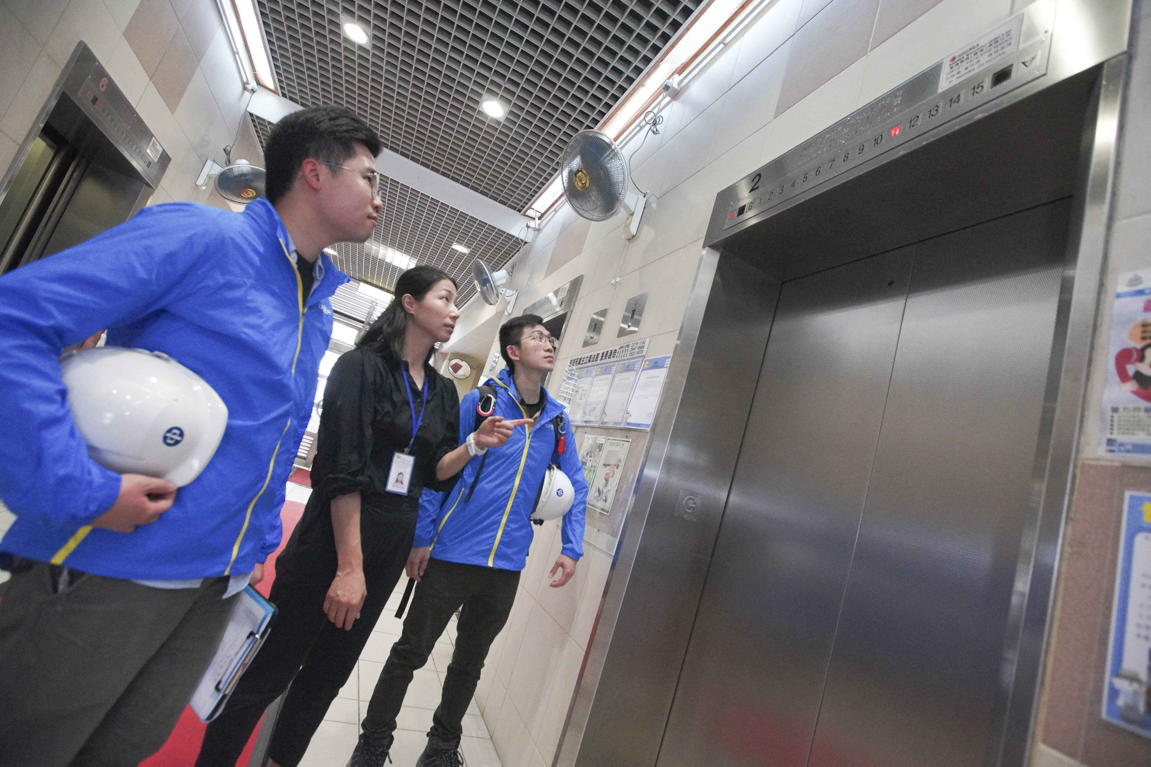 CLP Power’s power quality team conducts an onsite visit to a housing estate managed by Creative Property, testing electrical equipment for the housing estate and sharing insights on how to enhance the capabilities of property management practitioners to respond effectively to power-related incidents.