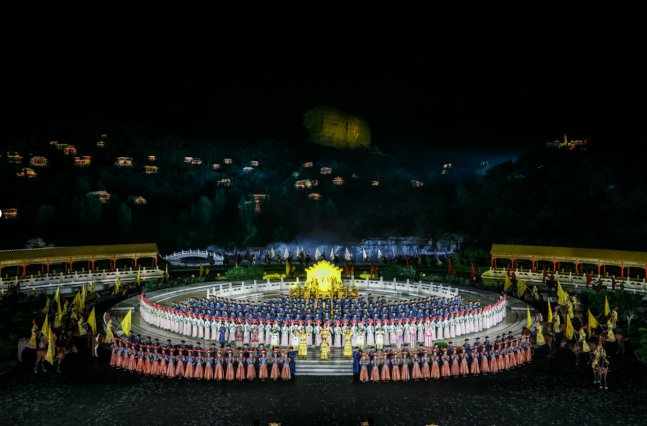 Live Show Scene of Emperor Kangxi's Grand Ceremony