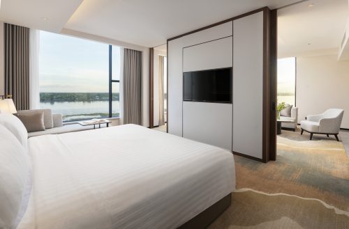 Amari-Vientiane-Junior-Suite-Riv