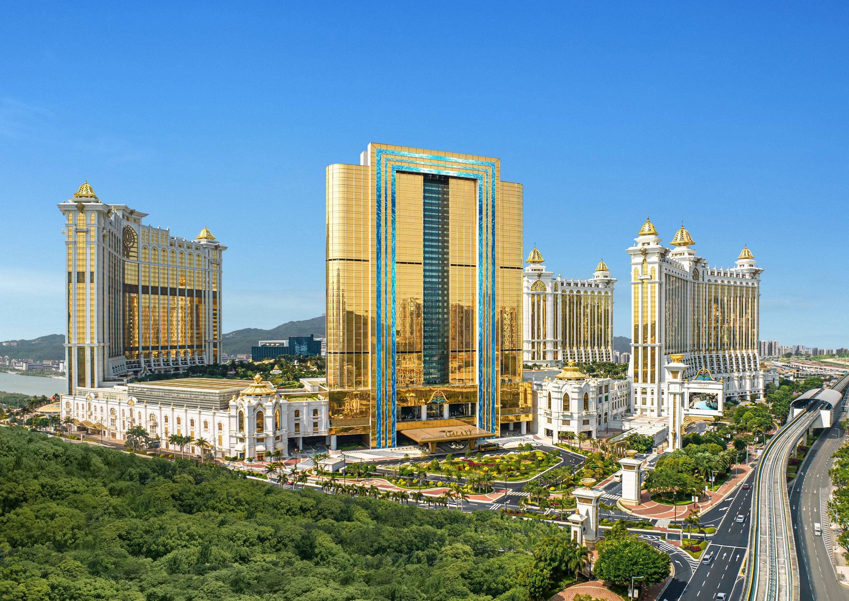Galaxy Macau boasts eight world-renowned luxury hotels and access to Grand Resort Deck is complimentary for hotel guests.