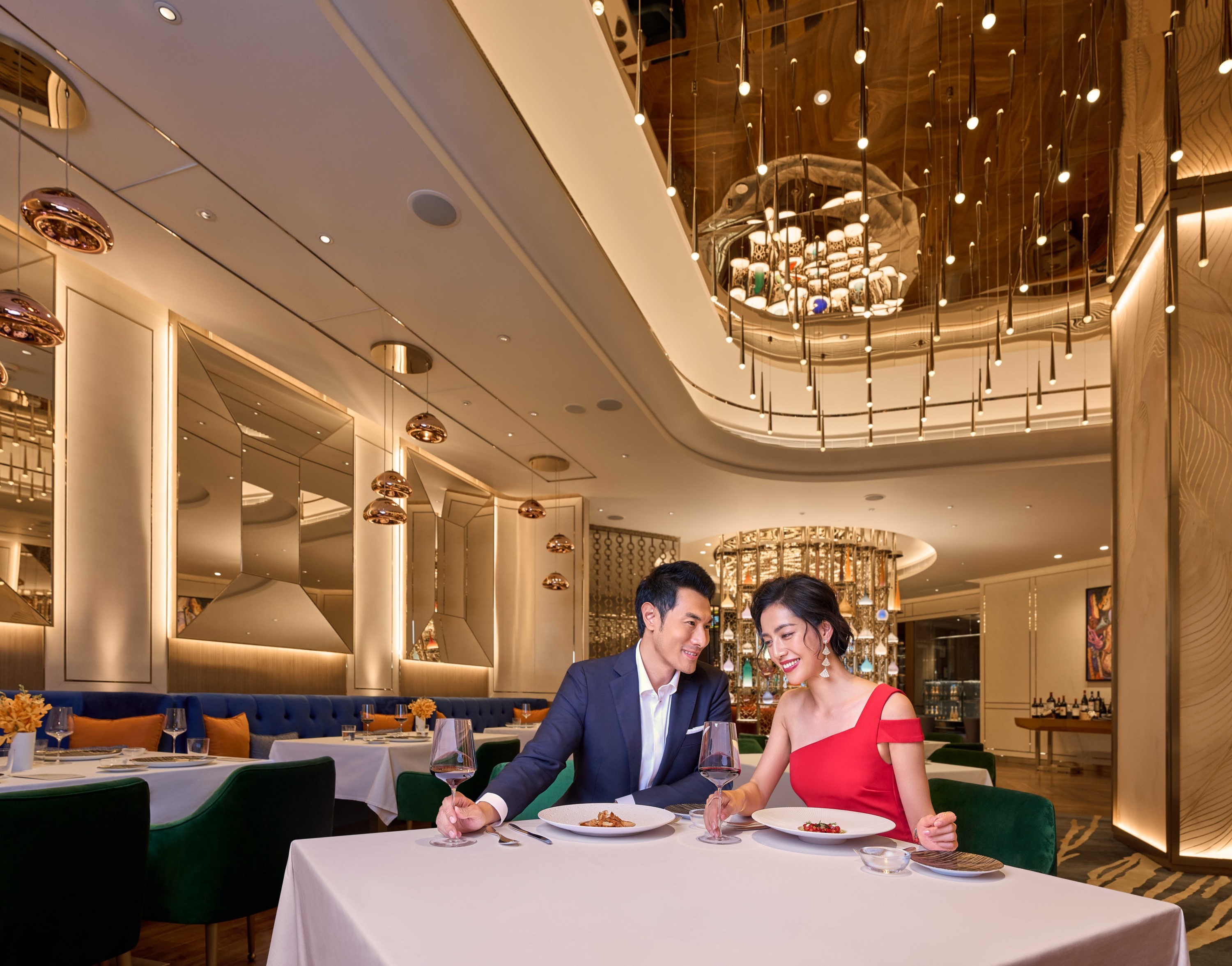 Galaxy Macau offers a wide variety of gastronomic delights with over 120 dining options from Michelin dining to authentic delicacies.