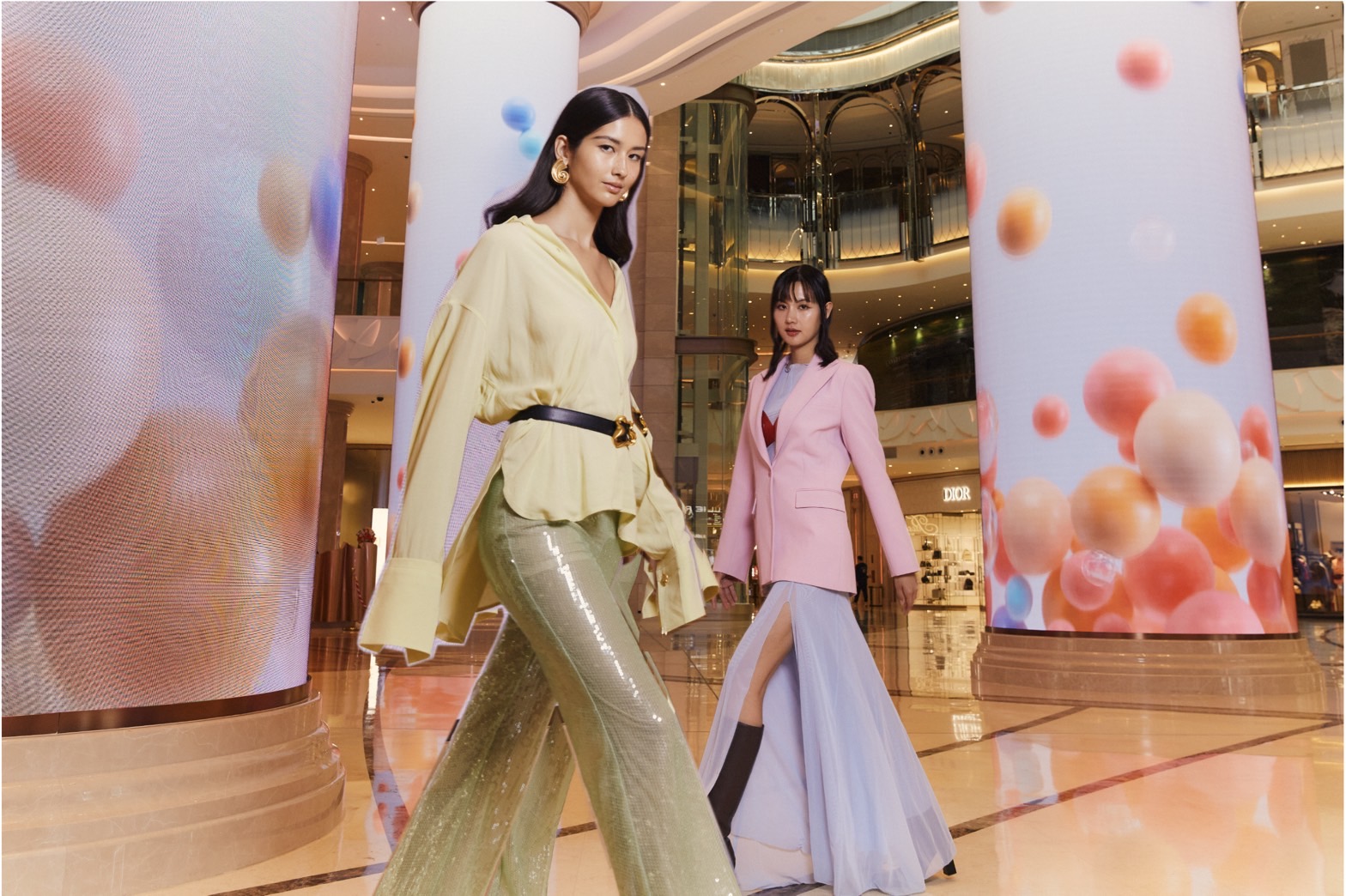 Galaxy Promenade, home to a curated selection of globally celebrated luxury brands, is the ultimate destination for a spring style transformation.