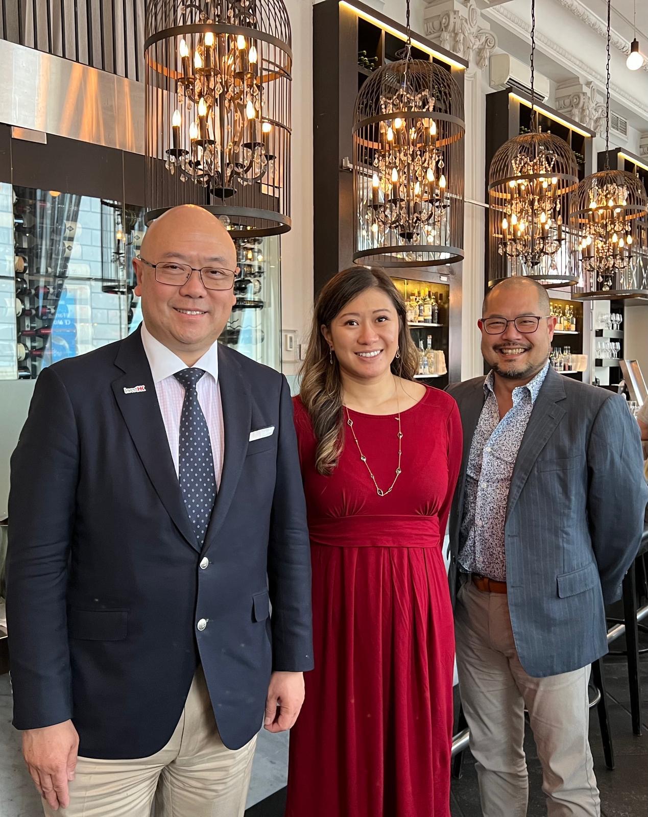Associate Director-General of Investment Promotion at Invest Hong Kong (InvestHK) Mr Charles Ng today (June 14) concluded his visit to Canada. Photo shows Mr Ng (left); Partner at DS Avocats and Honorary Secretary of the Federation of Hong Kong Business Associations Worldwide, Ms Cindy Ho (centre), and the Head of Business and Talent Attraction/Investment Promotion at InvestHK's Toronto Office, Mr Christopher Chen (right).