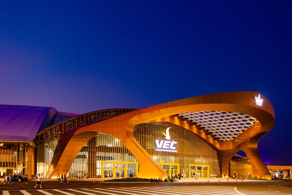 Located in Hanoi, the National Exhibition and Convention Center covers 90 hectares and ranks among the world’s top 10 largest exhibition venues.