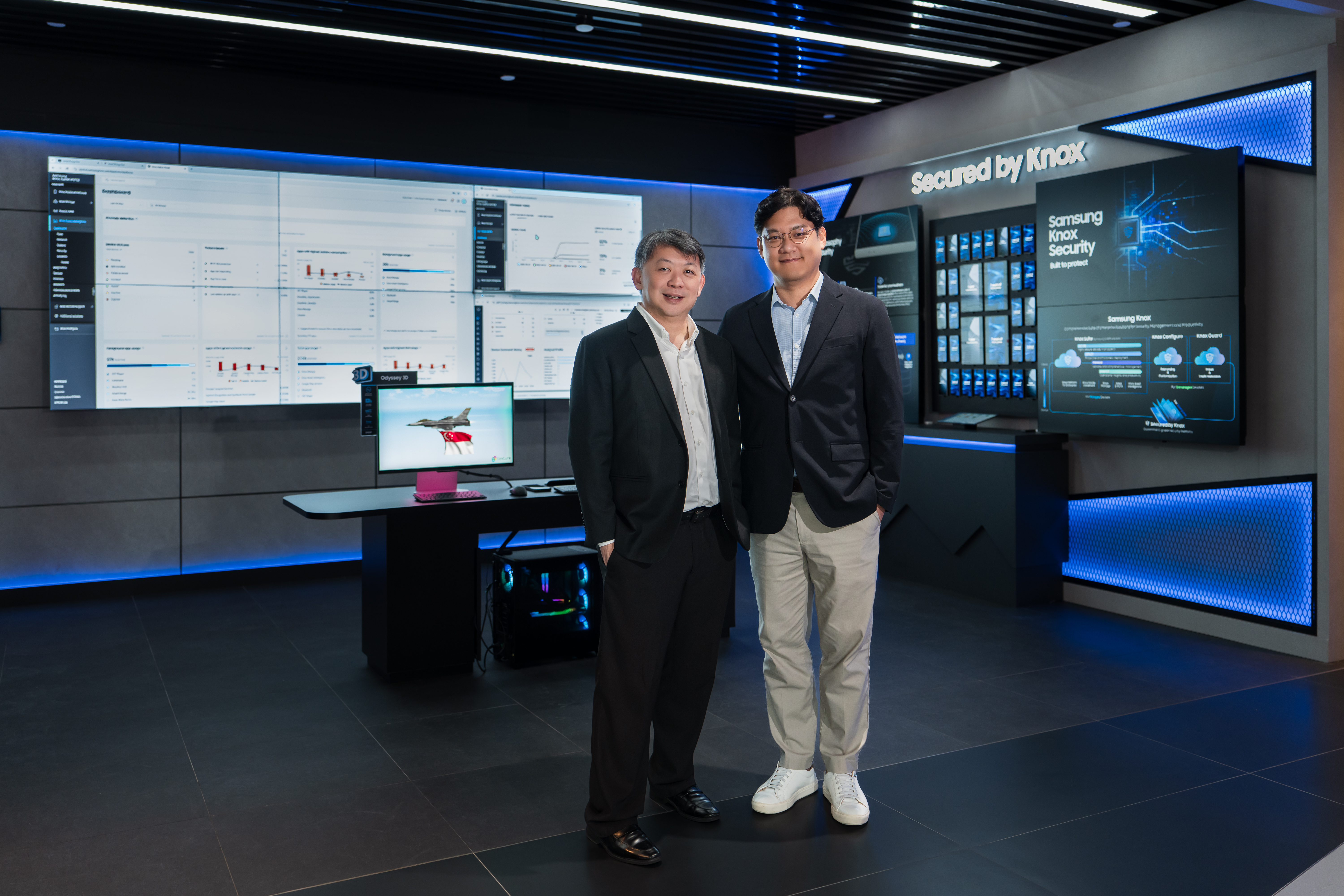 Timothy Tan, Head of Integrated Business, Samsung Electronics Singapore and Jeffrey Hahn, President, Samsung Electronics Singapore at the Business Experience Studio
