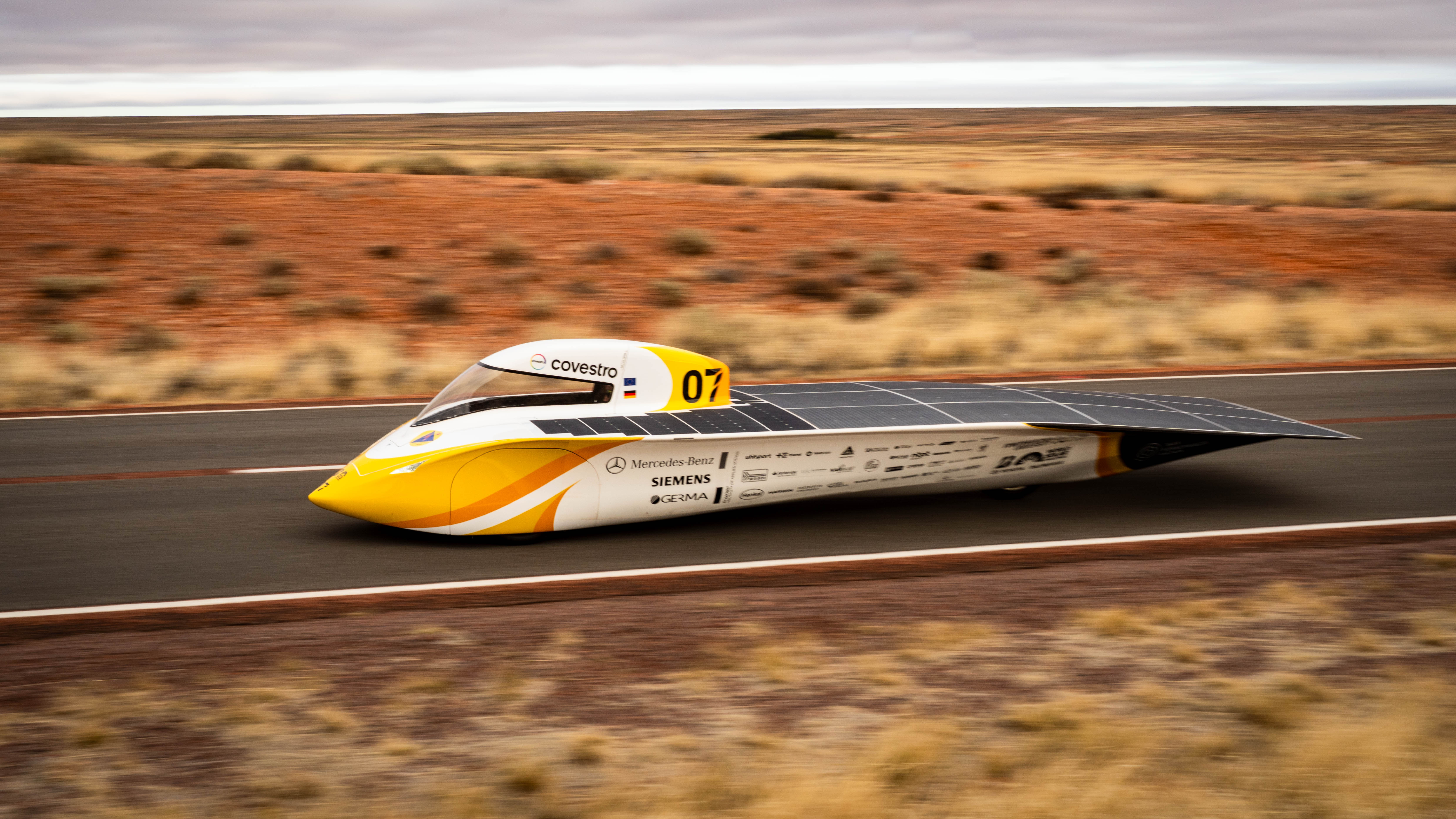 Henkel supports the student project “Sonnenwagen” with its adhesive technologies.