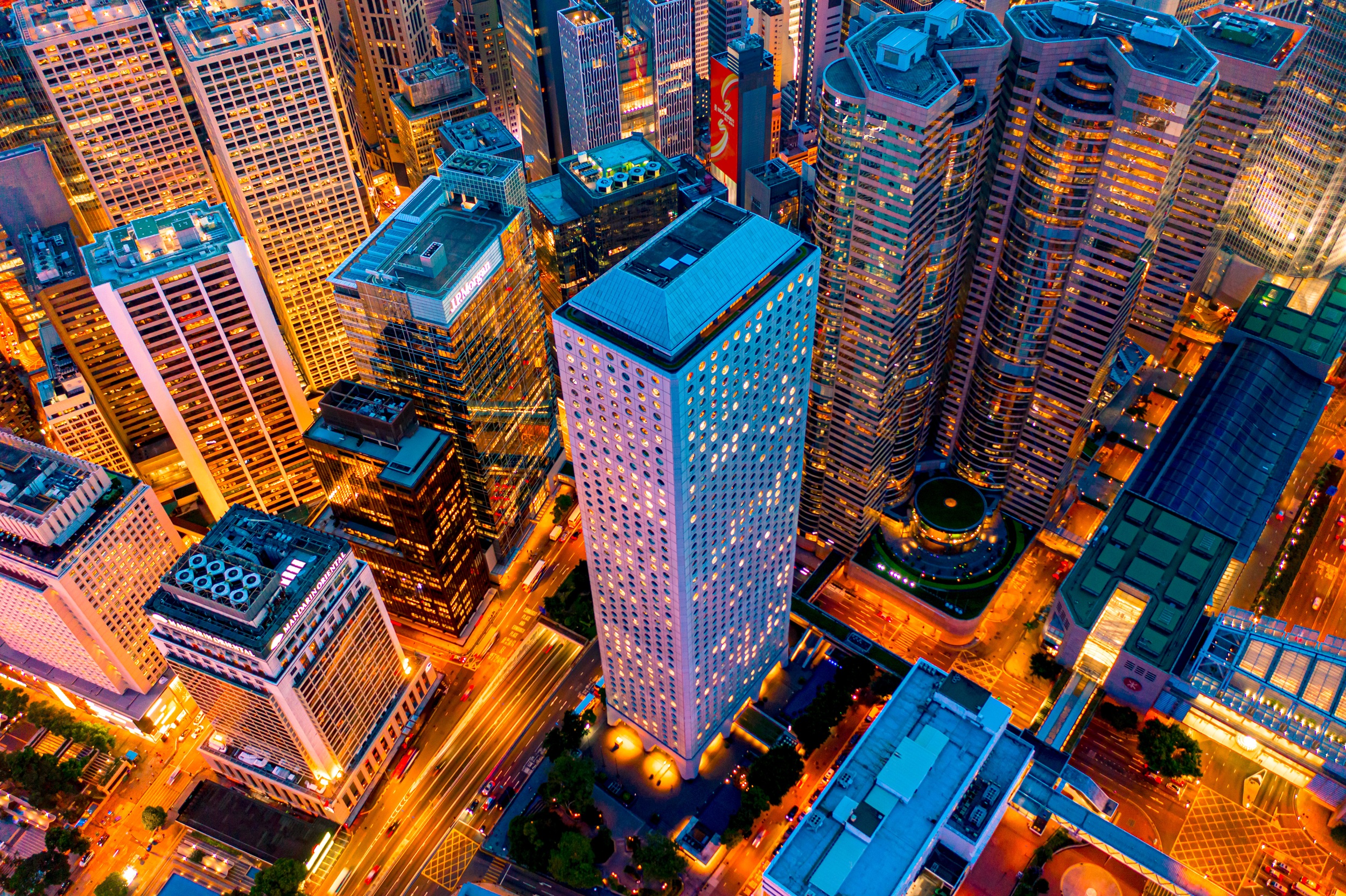 Photo：Hongkong Land pioneers Hong Kong's first tempered and laminated glass recycling solution at Tomorrow’s CENTRAL