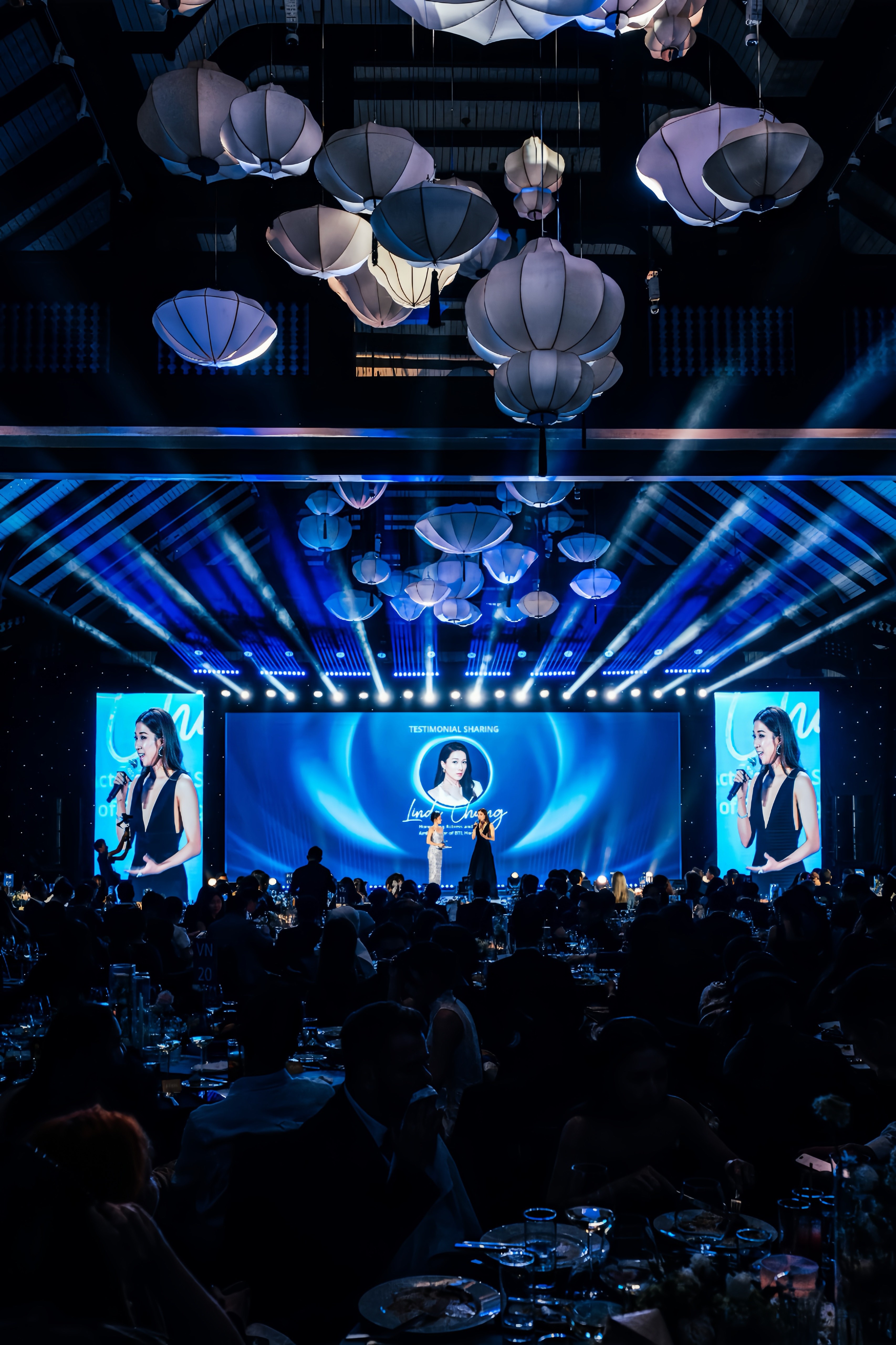 Ms Linda Chung, famous Hong Kong actress and singer, joined the Summit as an official endorser of EMFACE™ and special guest to share her personal testimonial on balancing beauty and wellbeing and to present awards to outstanding practitioners across Asia-Pacific.