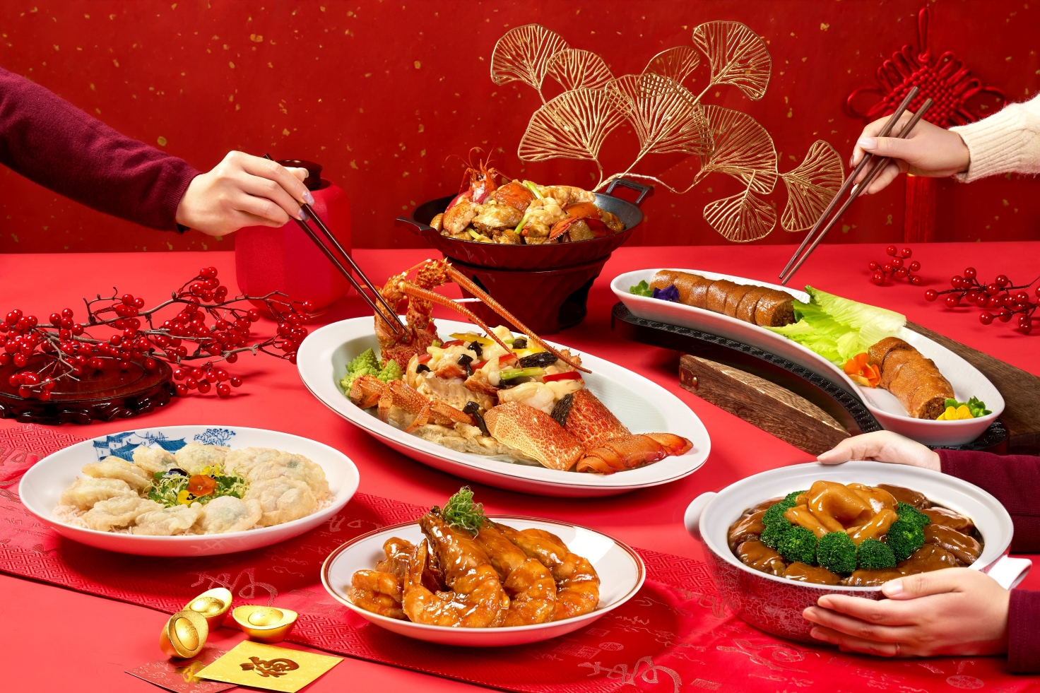 In addition to honouring traditional flavours and bringing joy to guests with “Black Cane Sugar New Year Pudding” and “Chinese Turnip Cake”, Galaxy Macau has also prepared a series of festive delicacies to celebrate this Chinese New Year.