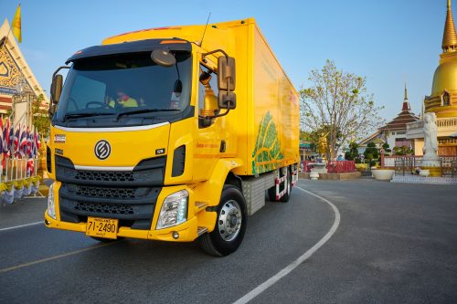 Credit-DHL-Group-ev-truck-drivin