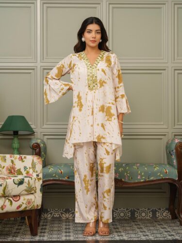 4b35ec60-3af6-4634-ae29-d72a35aa38d21750313498342-House-of-Pataudi-Printed-V-Neck-Top-With-Trousers-Co-Ords-15-1
