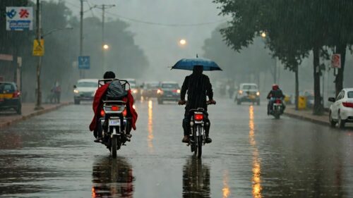 current-weather-in-delhi-midnight-rain-thunderstorms-and-cold-winds-1791770331
