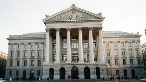fed-meeting-central-bank-holds-interest-rates-steady-in-split-vote-despite-sticky-inflation-1793217104