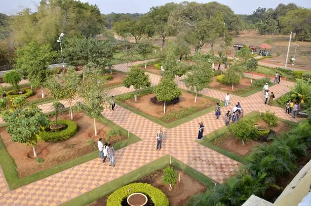 Rashtrapati Nilayam gardens