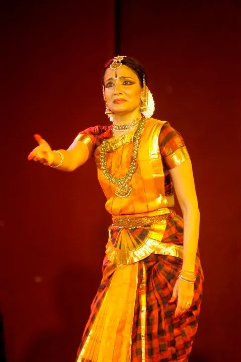 Savitha Sastry za