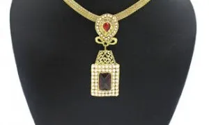 Zaveri Pearls Red Zinc Pendant Set