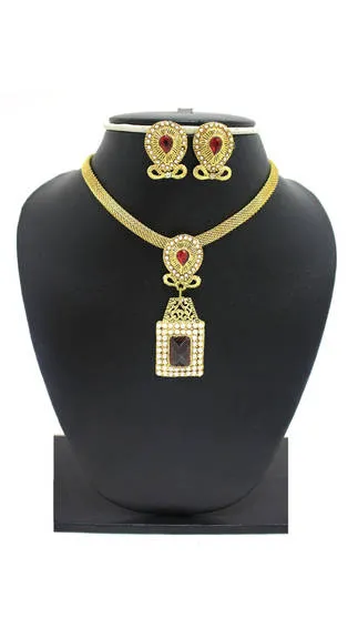 Zaveri Pearls Red Zinc Pendant Set