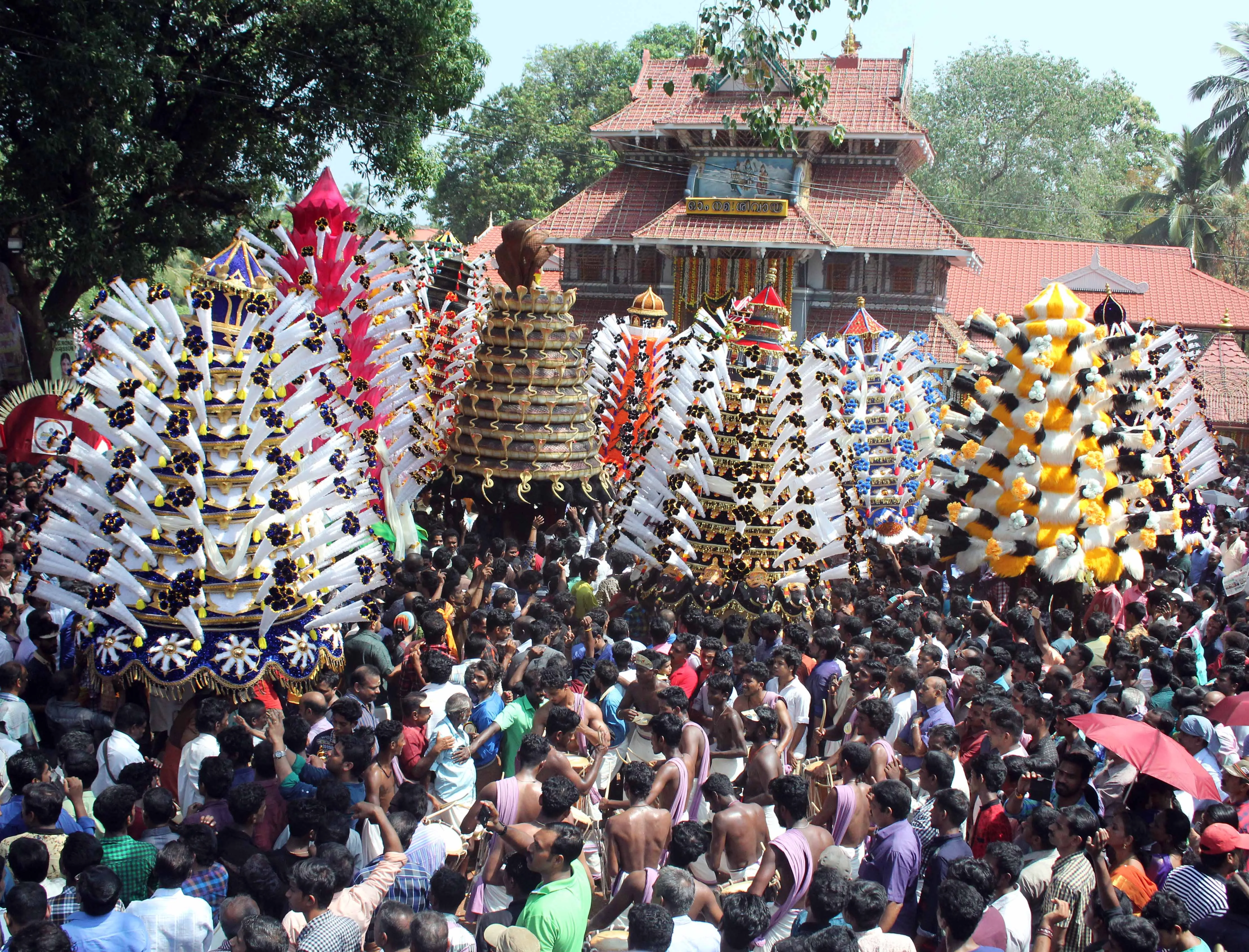 kavadiyattam2