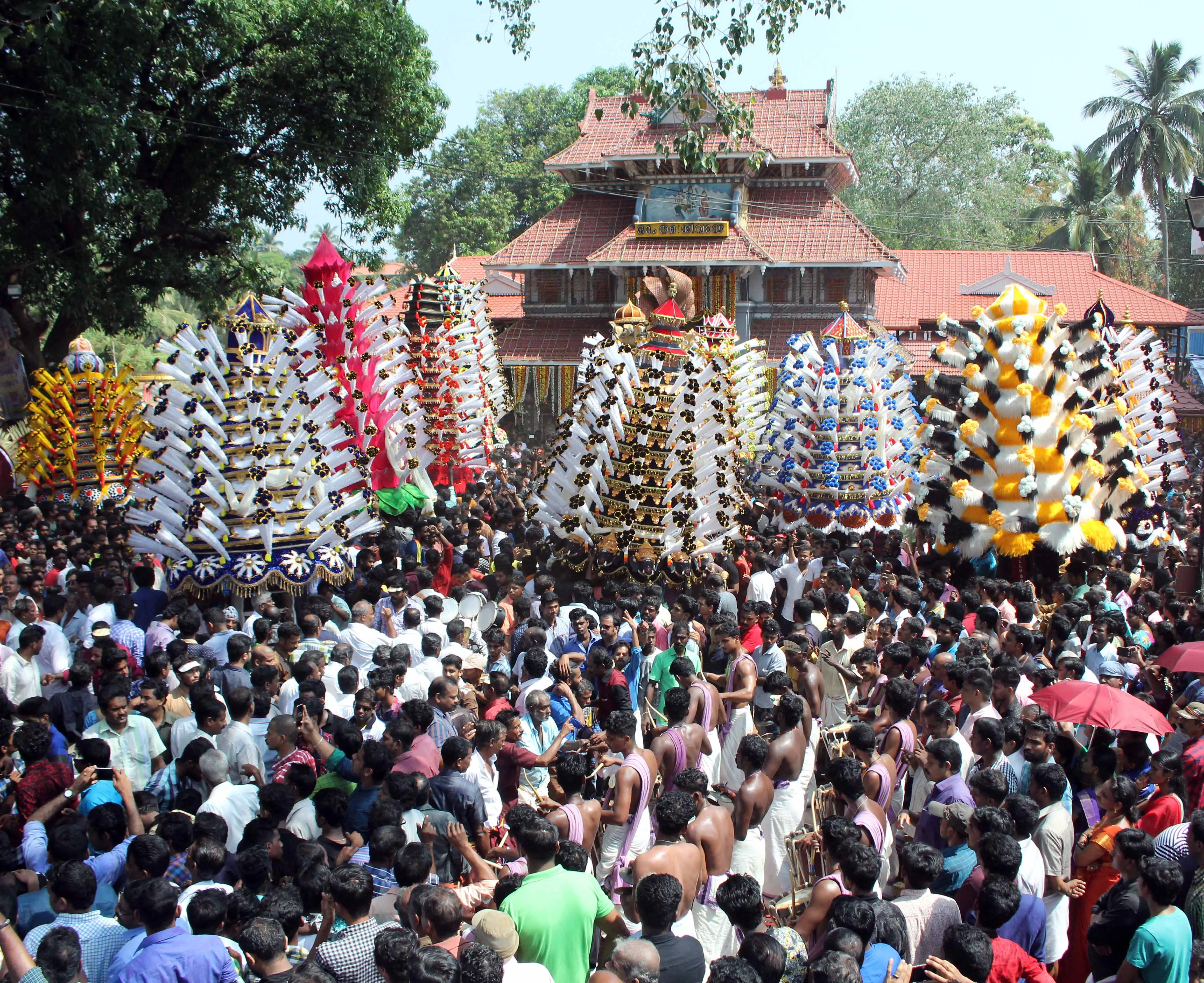 kavadiyattam4