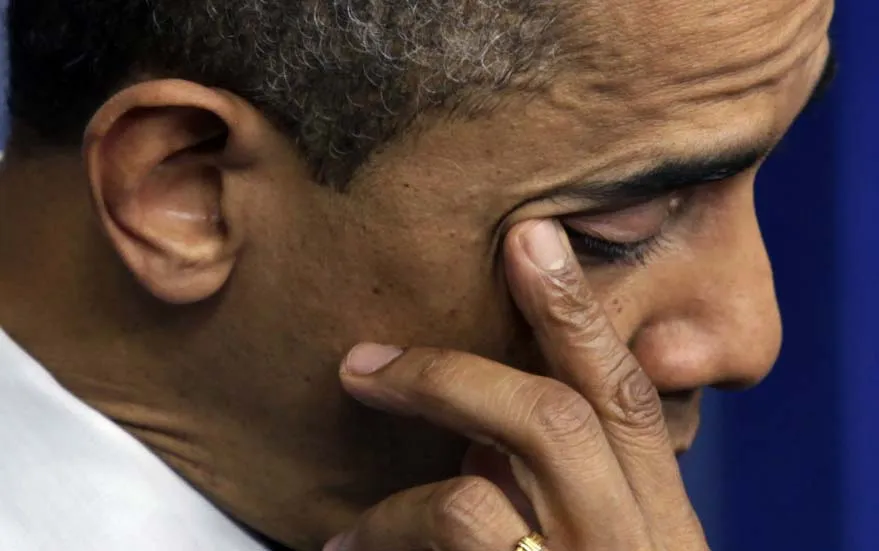 president_obama_crying_connecticut_school_shooting