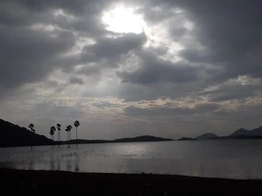 Malampuzha Dam From Kava.