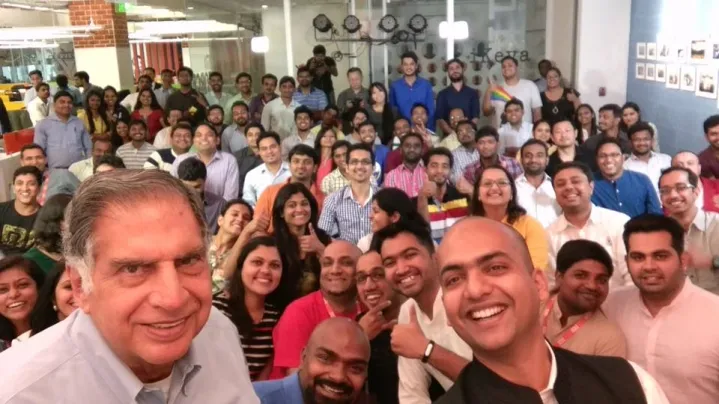 Ratan Tata visiting Mi Indias Office in Bangalore 1