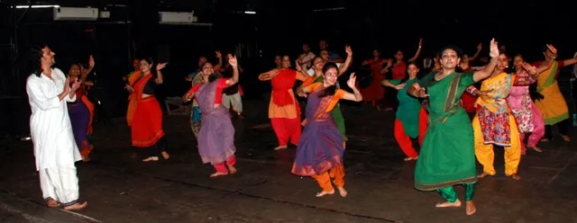 1bharatha nattyam silppasala [ navaneetham cltcher trast]