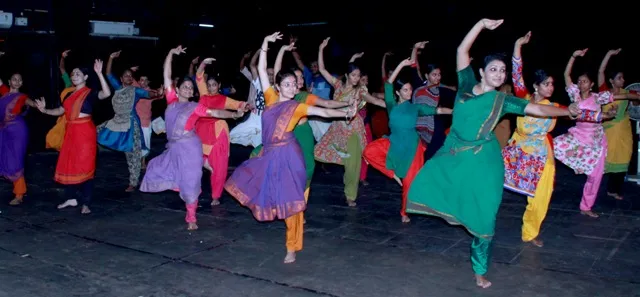 2bharatha nattyam silppasala [ navaneetham cltcher trast]