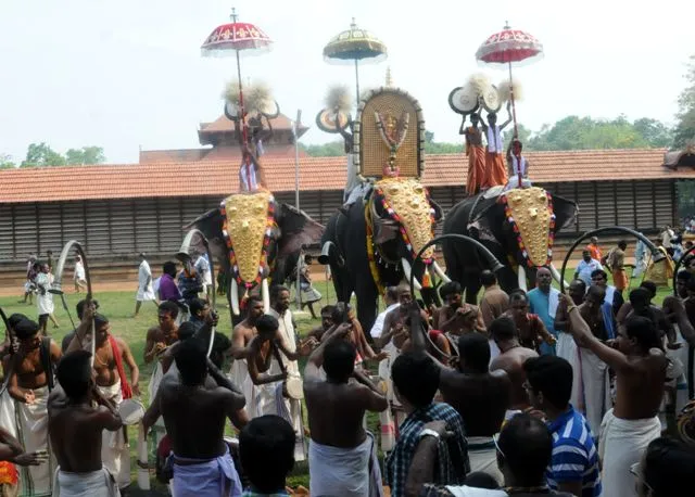 CHEMBOOKAVU POORAM