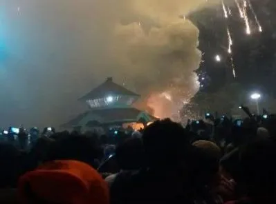 Kollam Temple Fire Live