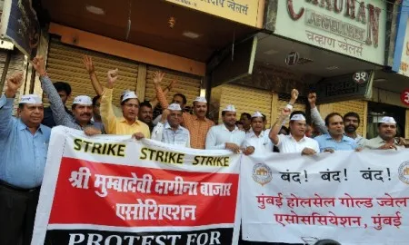 Jewellers On Strike Against The Government