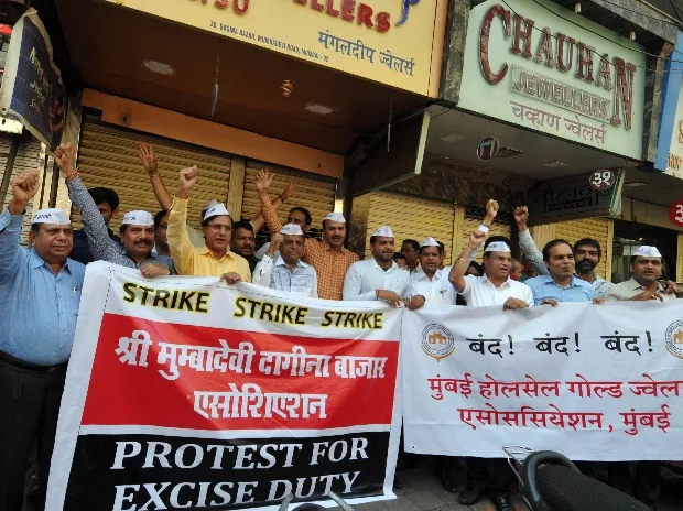 Jewellers On Strike Against The Government
