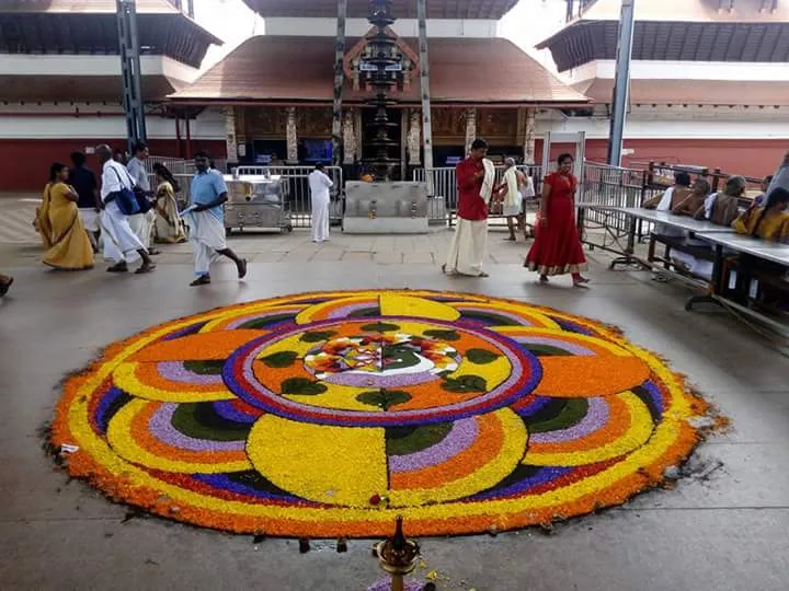 flower-decorations-at-guruvayoor-temple-4