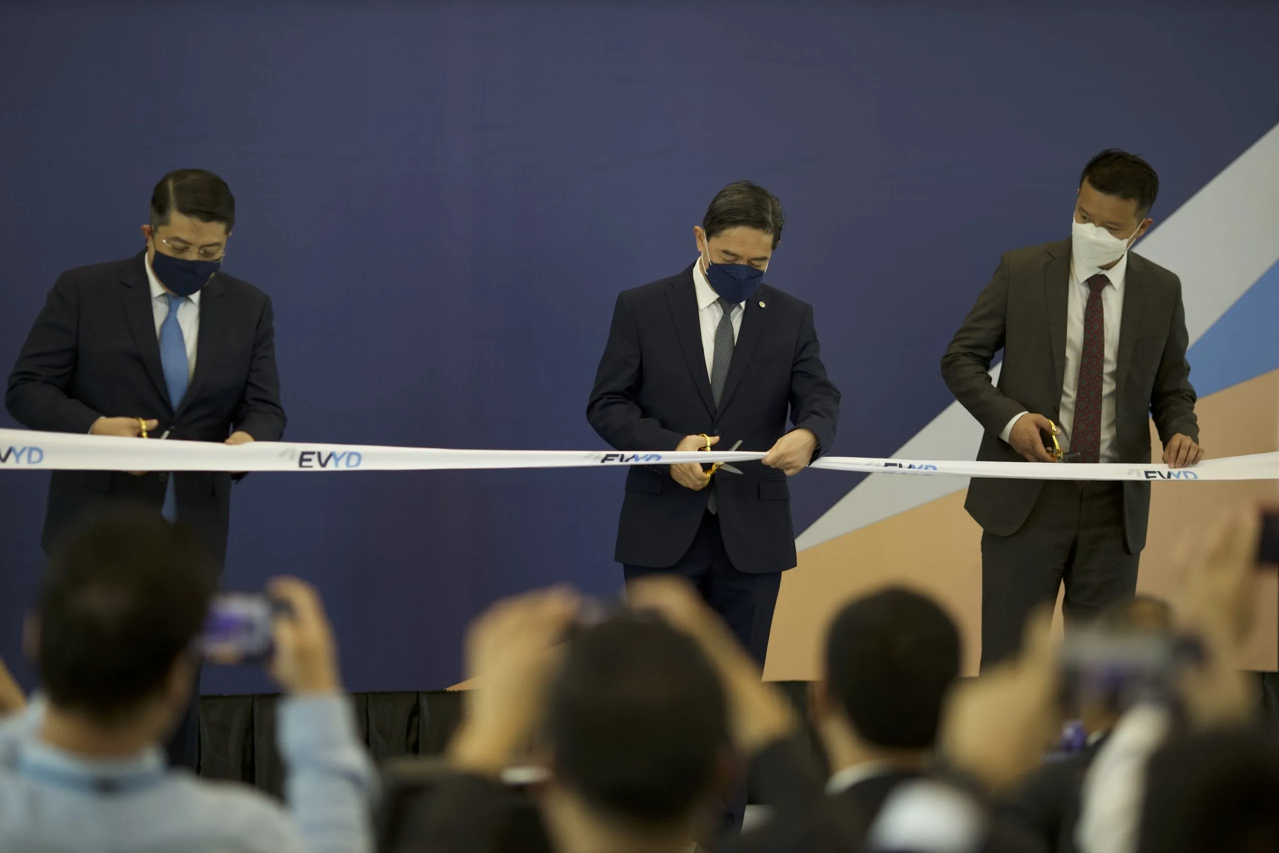 EVYD-Campus-ribbon-cutting