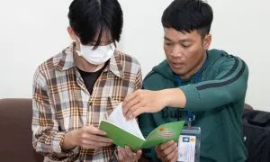 Community Worker Providing Couns