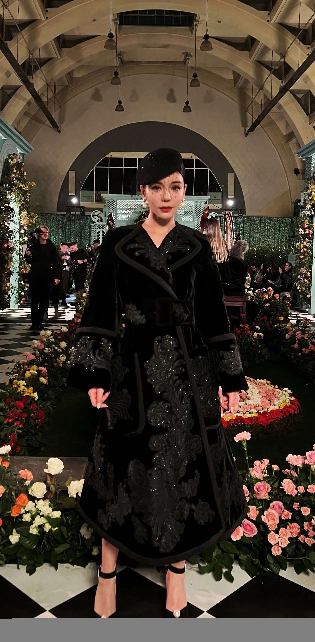 Tia Lee At Richard Quinn S FW23 Scaled
