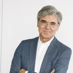 Joe Kaeser No Tie