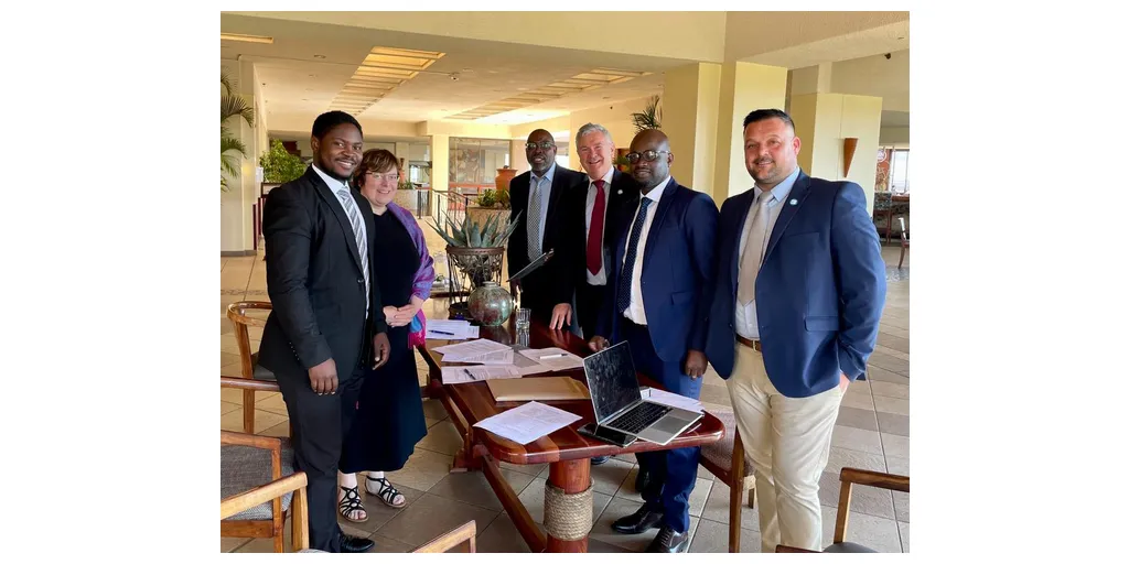 Contract_Signing_in_Victoria_Falls-1
