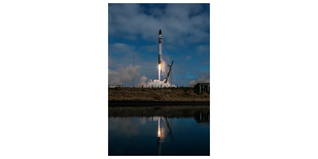 Rocket_Lab_We_Love_The_Nightlife_Lift-Off_Med-1