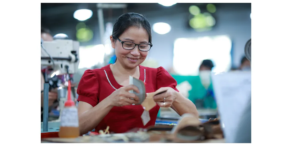 Vietnamese_Cobbler_in_Glasses-1
