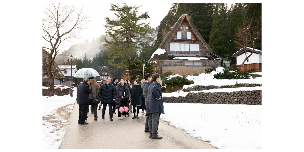 An_inspection_tour-1