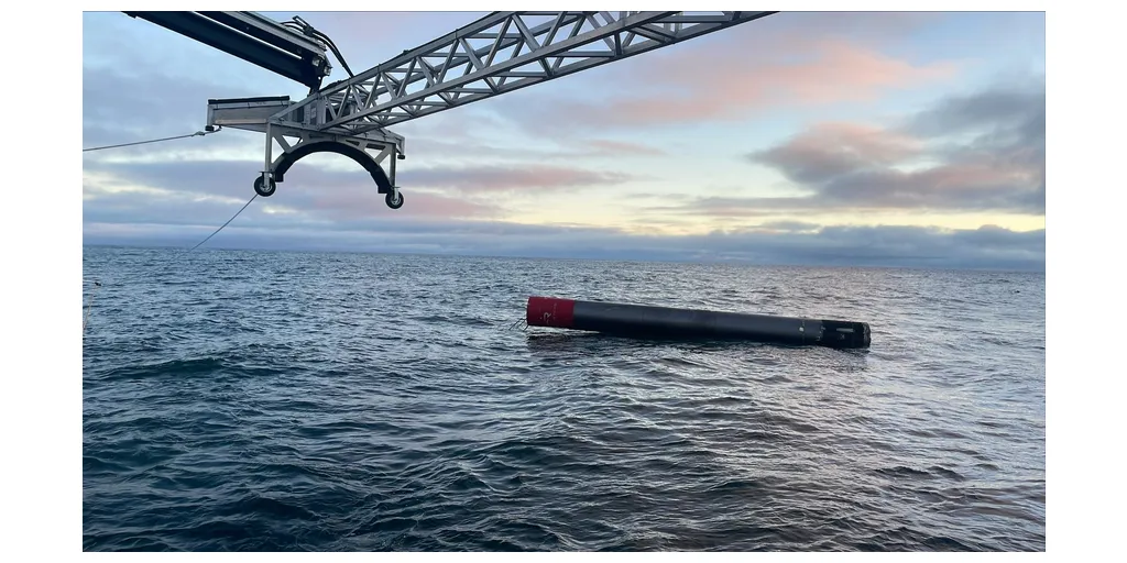 F43_Electron_splashdown_and_recovery-1