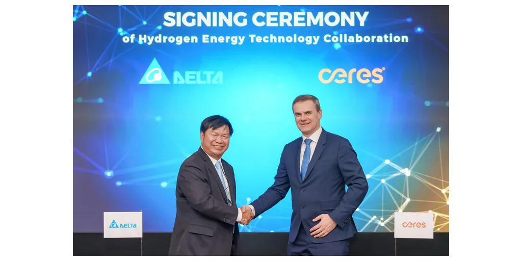 Signing_Ceremony_2_Ceres_CEO_Phil_Caldwell-1