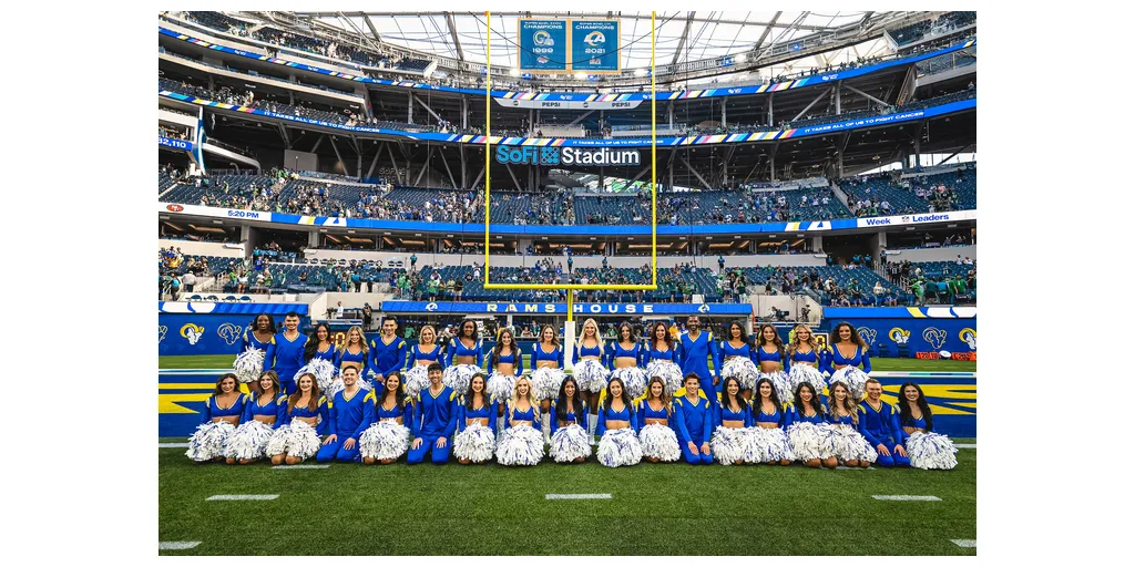 E_231008_Rams_Cheerleaders_2023-4-1