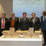 Chinese And Foreign Speakers Unveil The New Book