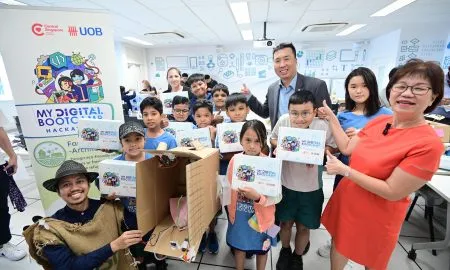 Mayor Denise Extreme Right UOB S