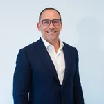 Dean_Banks_Headshot-1